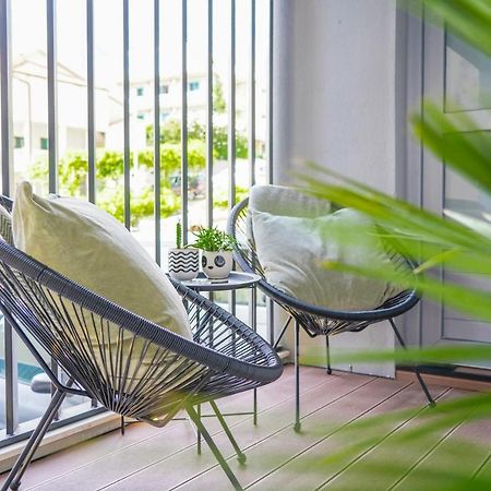 Studio Apartment Smile, Near Beach & Center, Free Parking, Balcony Макарска Екстериор снимка