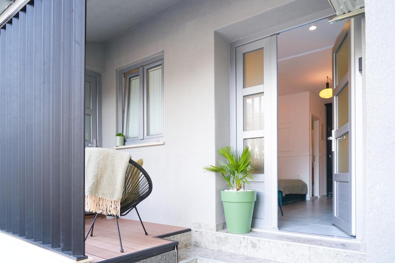 Studio Apartment Smile, Near Beach & Center, Free Parking, Balcony Макарска Екстериор снимка